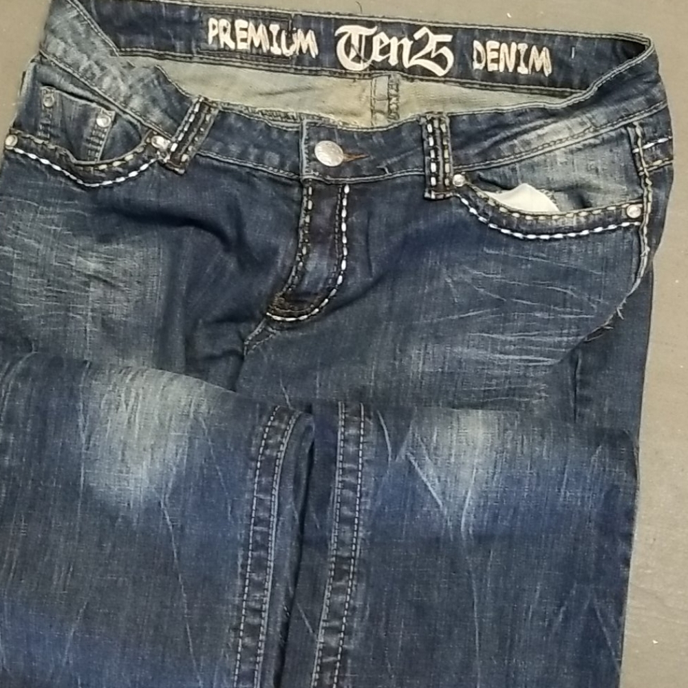 Jean - Picture 2 of 4